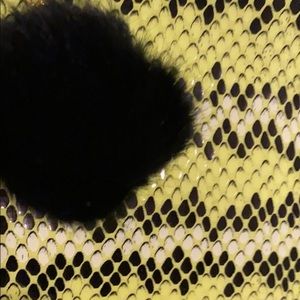 simple as catching a boa with your hands : bag it